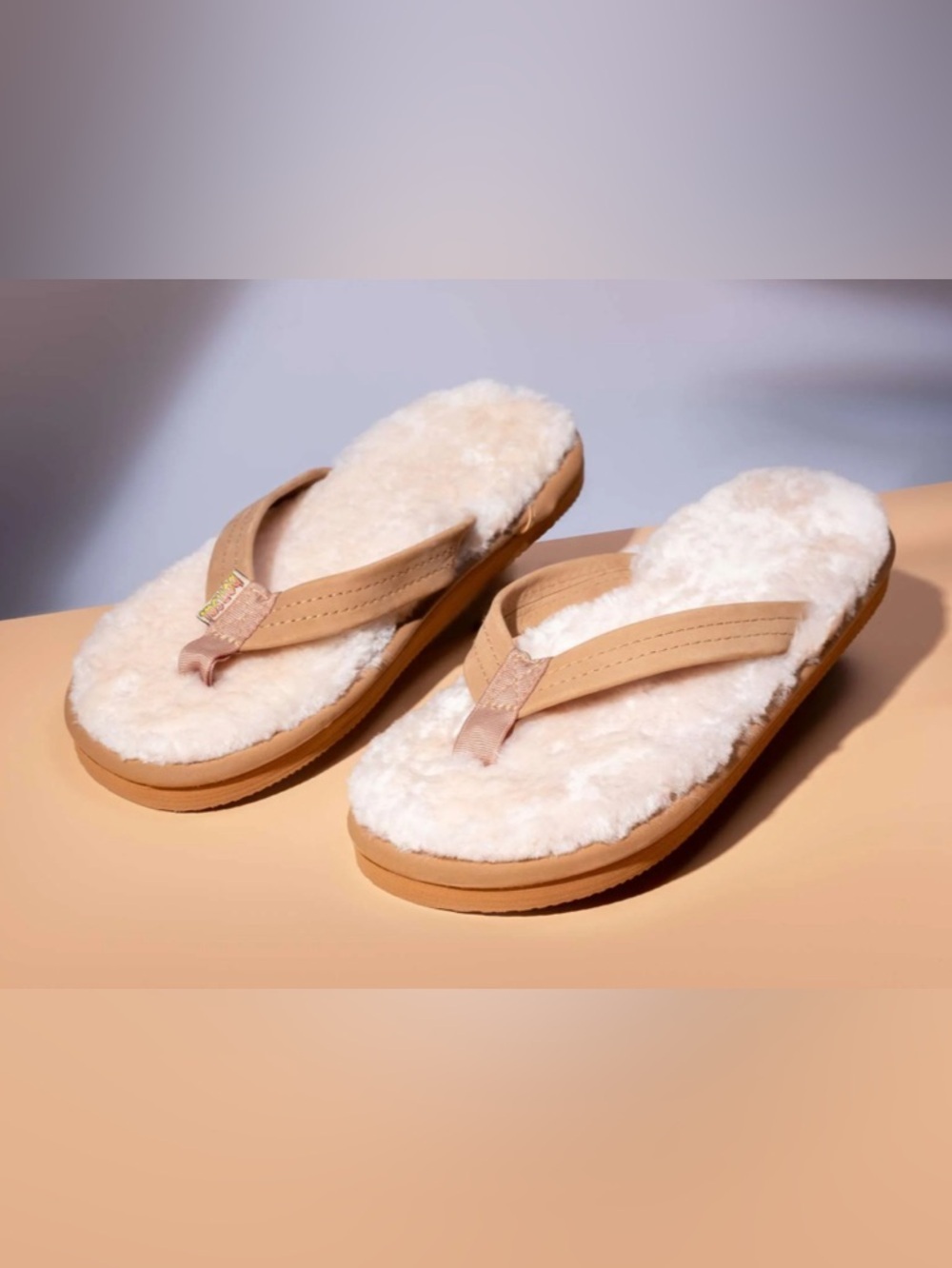 BONSAI Womens Cozy Tan Shearling Sandals Size 8 leather flip flops fur-lined toe